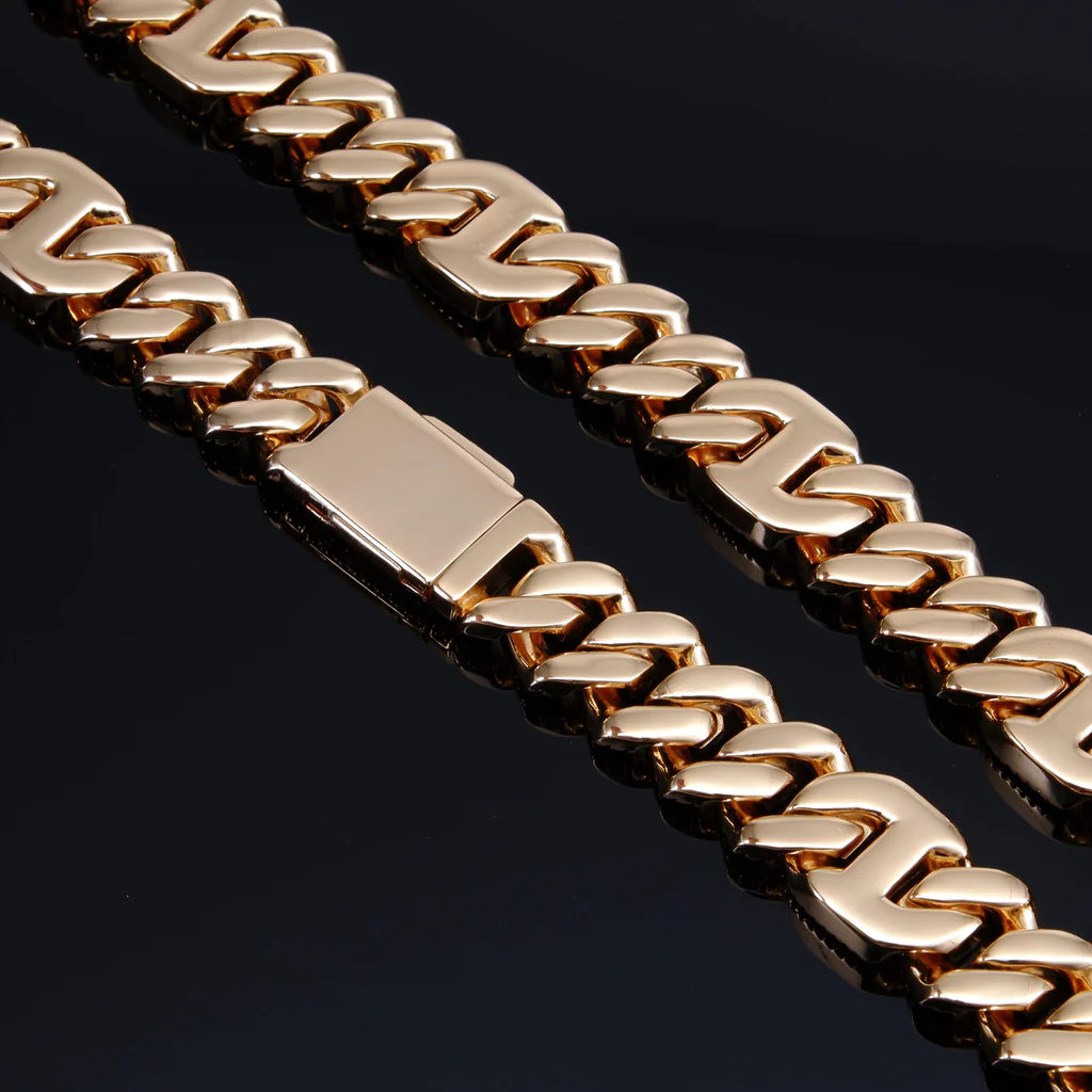 15mm 18K Gold Prong Baguette Curb Chain