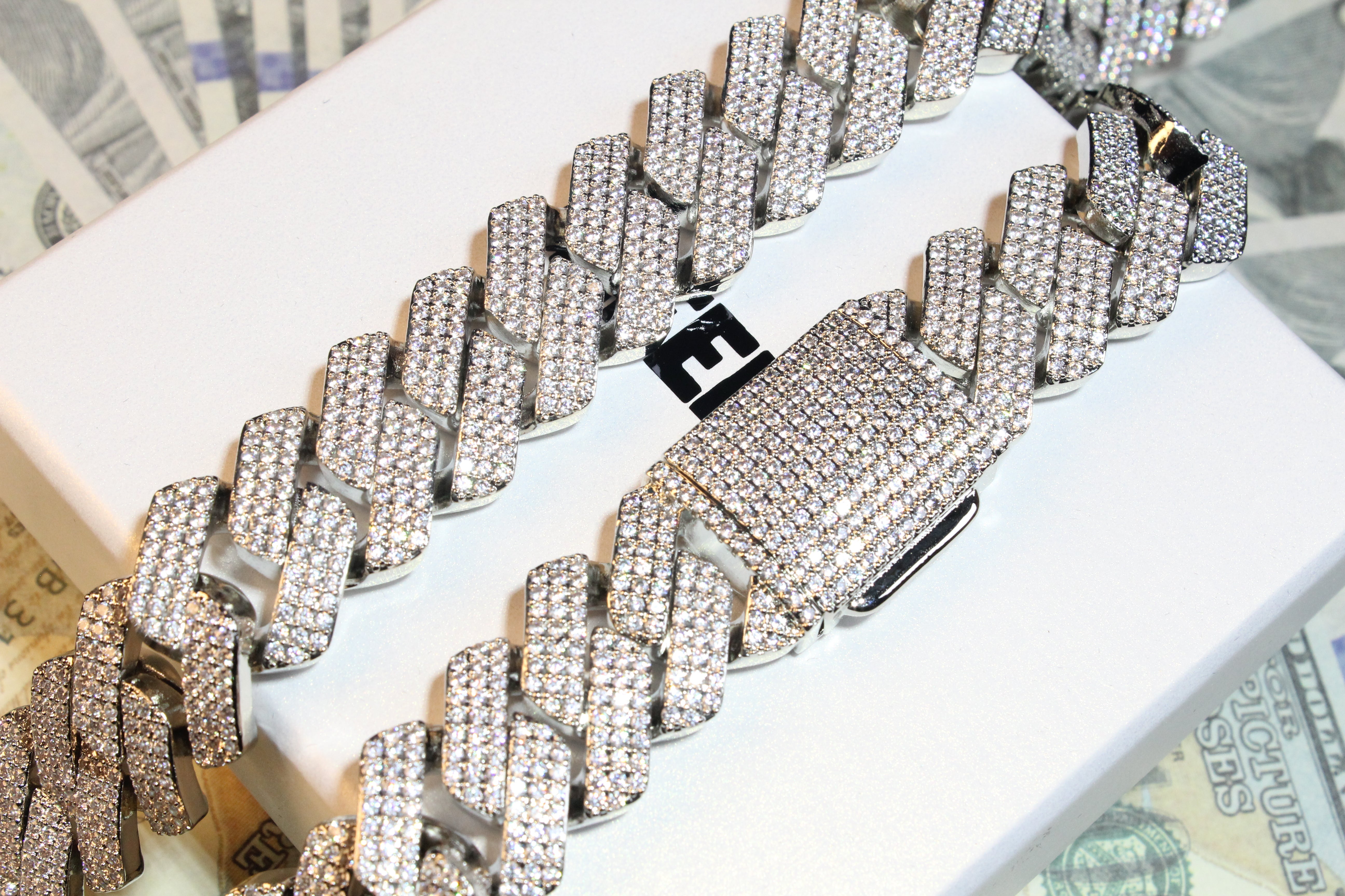 Prong Cuban Link Chain - 19MM 3-Row Link Chain | ICEEDRIP