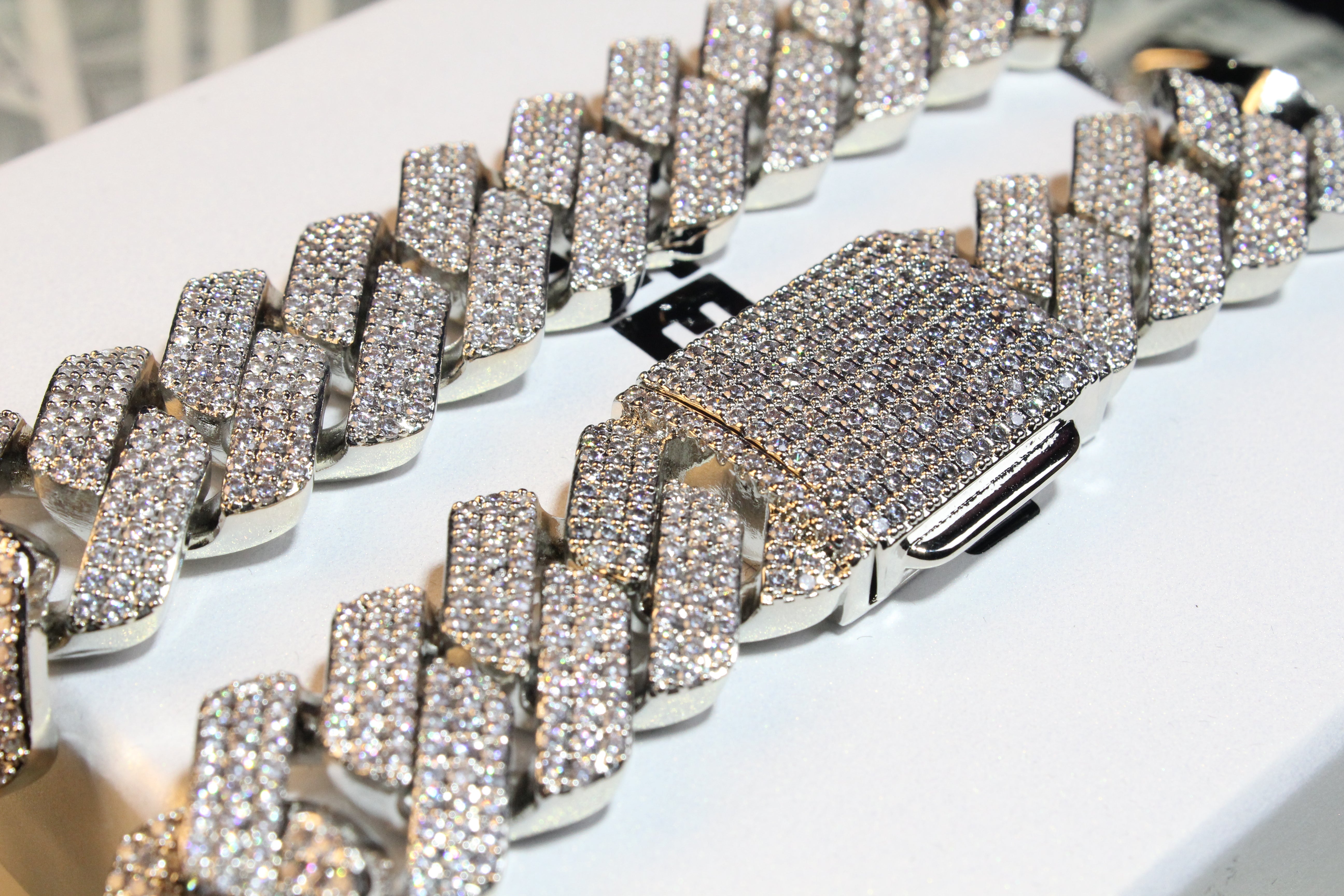 Prong Cuban Link Chain - 19MM 3-Row Link Chain | ICEEDRIP