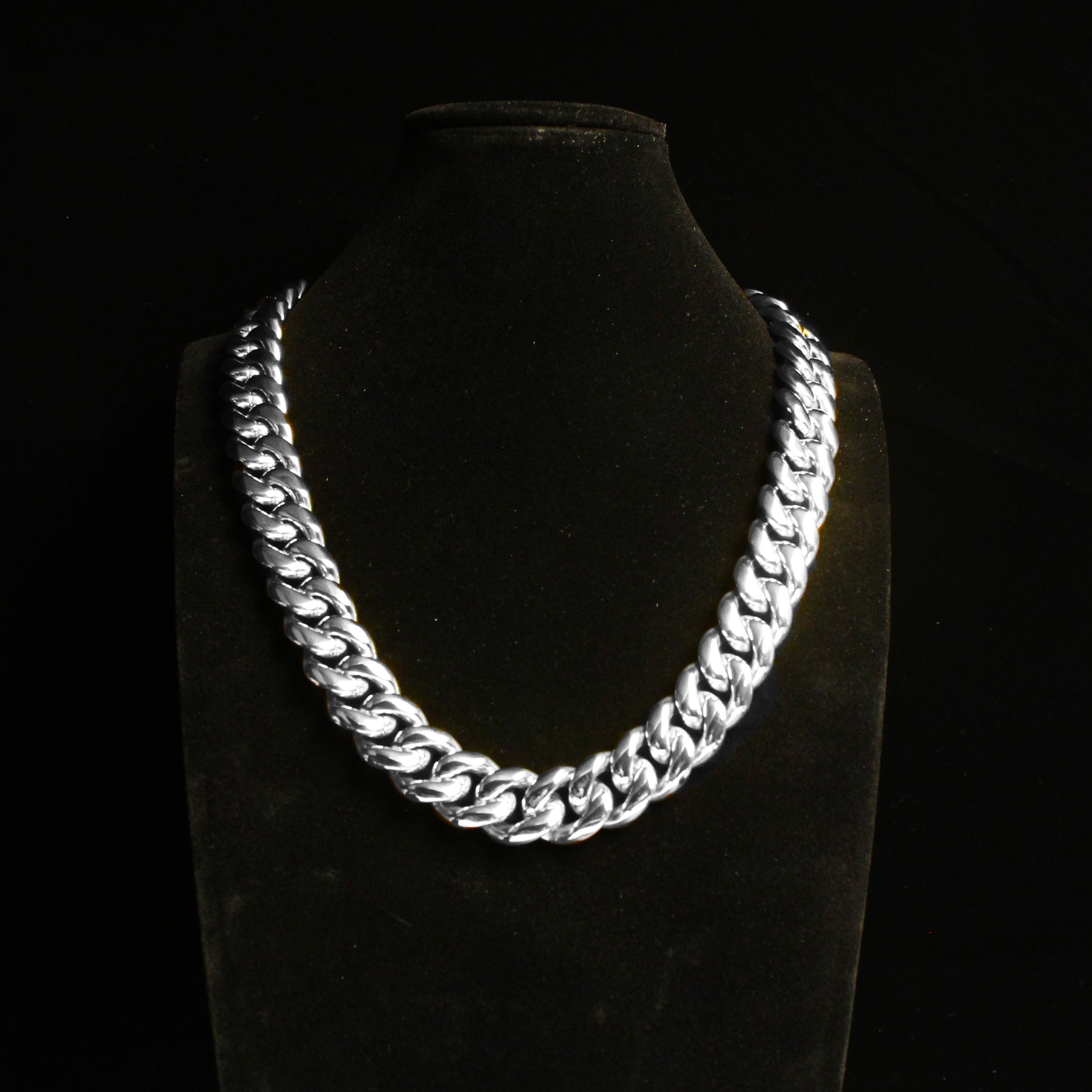 18mm Miami Cuban Link Choker