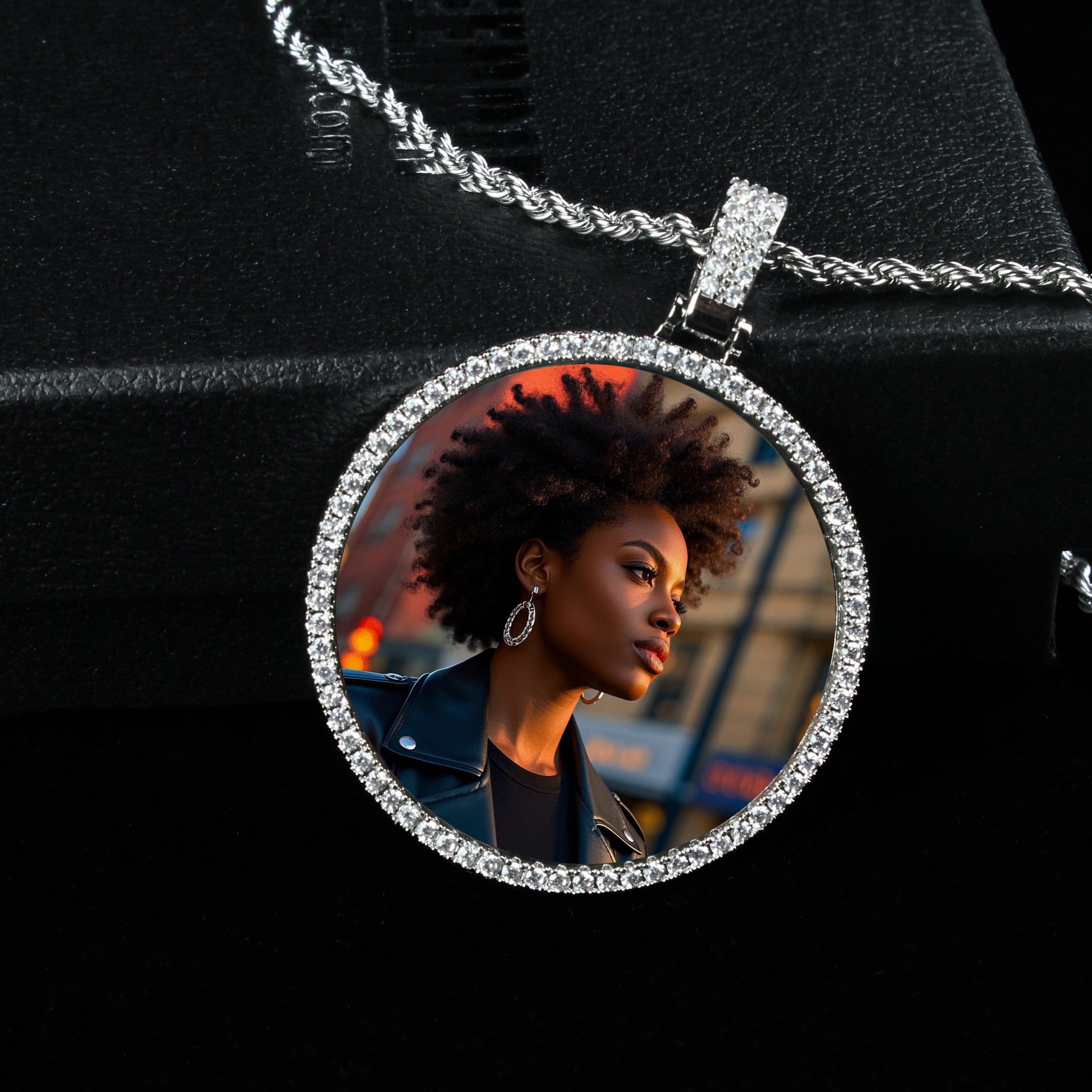 Medium 3D Circle Custom Picture Pendant