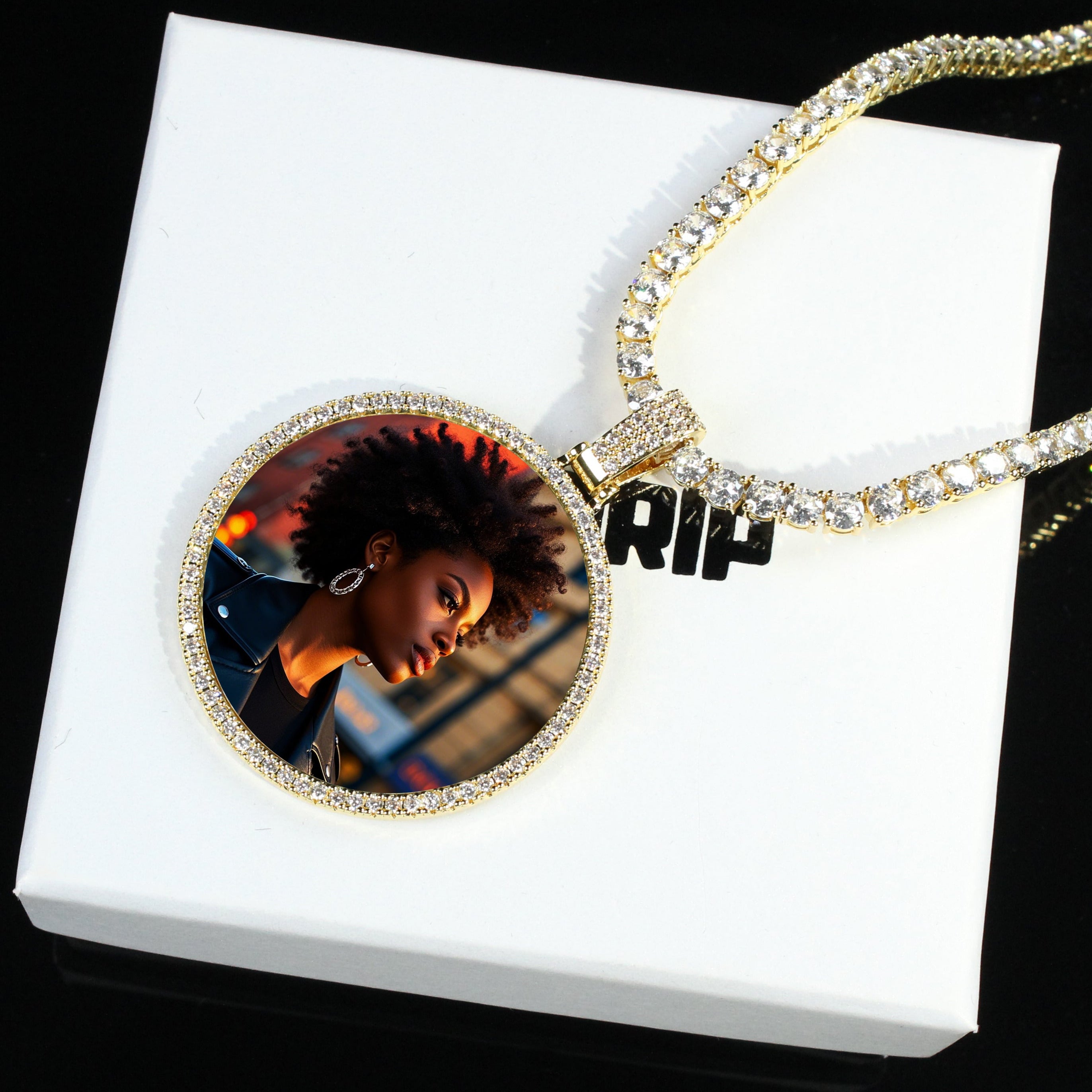 Medium 3D Circle Custom Picture Pendant