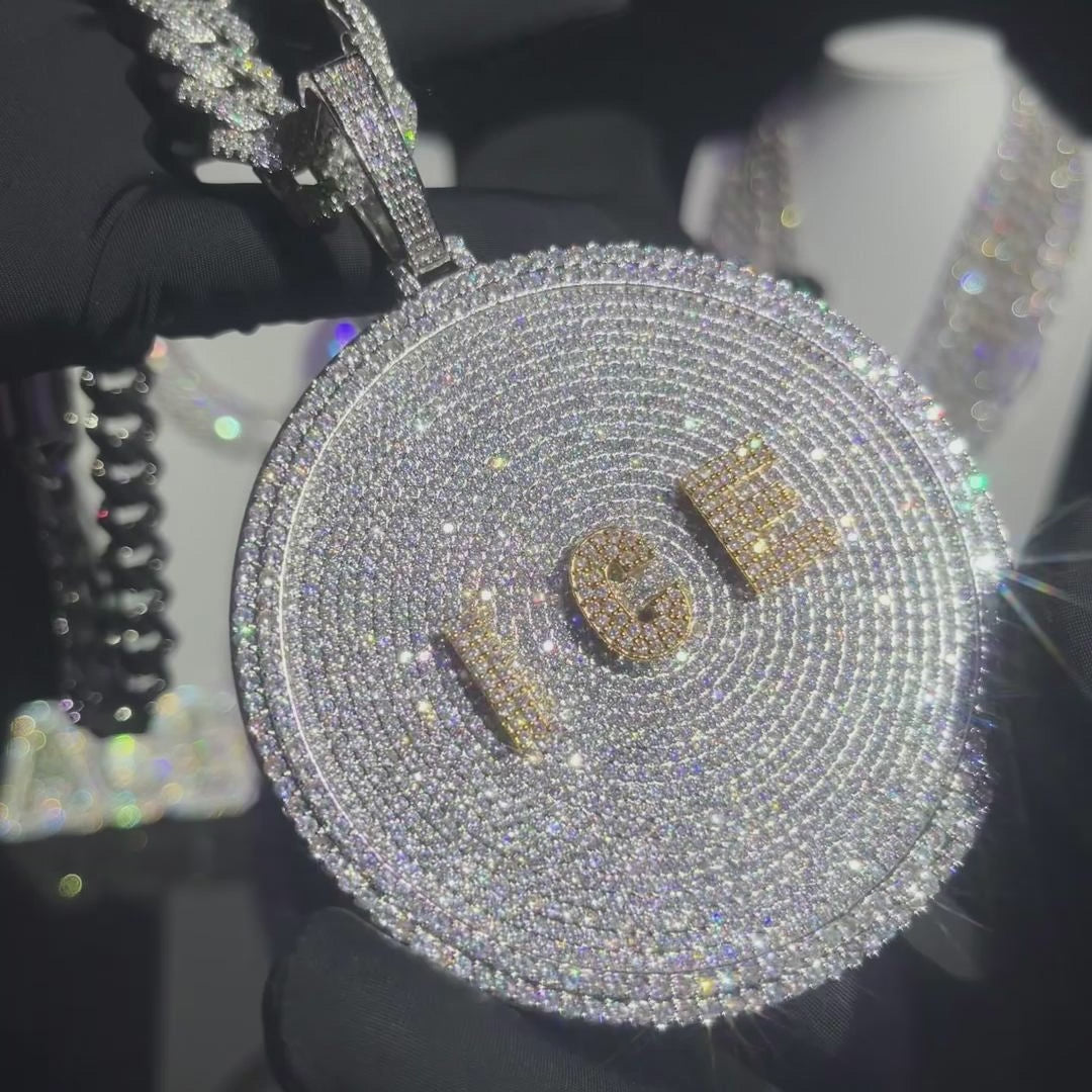 Custom_3D_Big_Disc_Letters_Necklace_video_ICEEDRIP